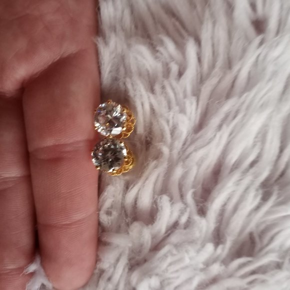 Gold Diamond Earrings - Picture 3 of 8